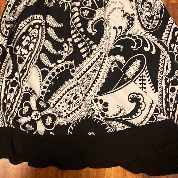 Black and white casual dress - Picture 3 of 6